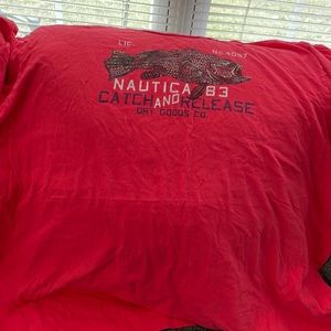 Tee shirt